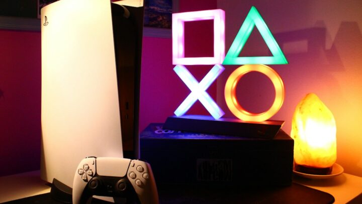 PlayStation 5 console in a gaming setup, used for The Tech Boom's Marvel's Wolverine launch coverage. Photo by Roberto Vincenzo Minasi via Unsplash.