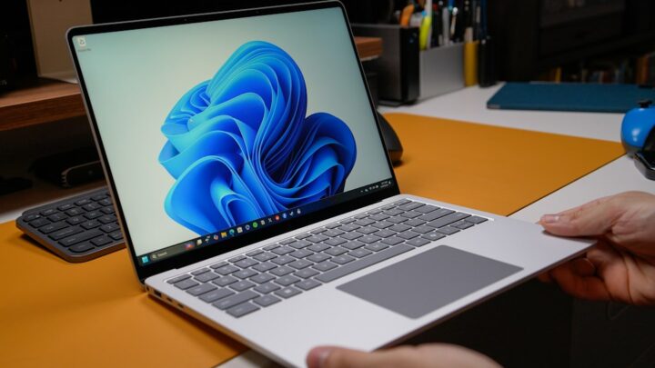 Windows laptop on a home office desk illustrating Windows 10 extended security updates for Australian users